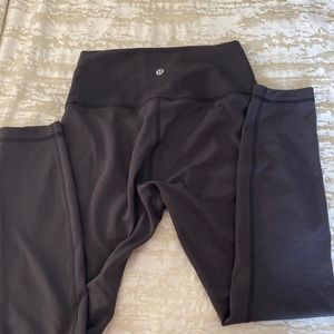 Lululemon WunderTrain 25” in Black sz 6!!